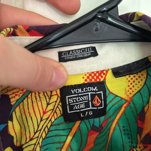 Volcom Multicolor Tropical Print Casual Button Down Shirt - Picture 3 of 5